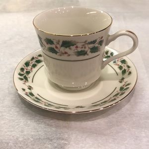 Fine China of Japan FCJ5 Holly Cup & Saucer Set